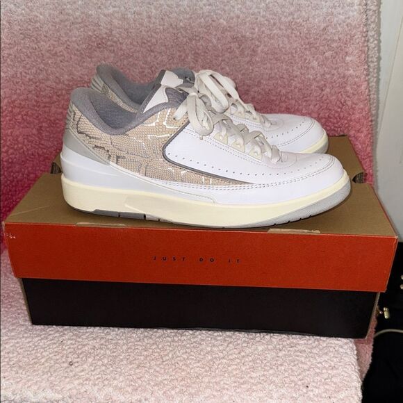 Air Jordan Retro 2 White Gray Athletic Shoes main image 8
